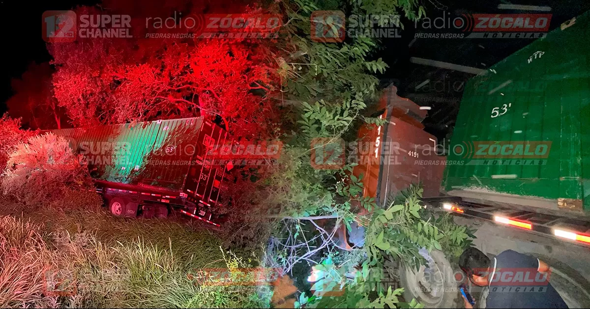 Se accidenta tráiler en carretera 57 en Allende