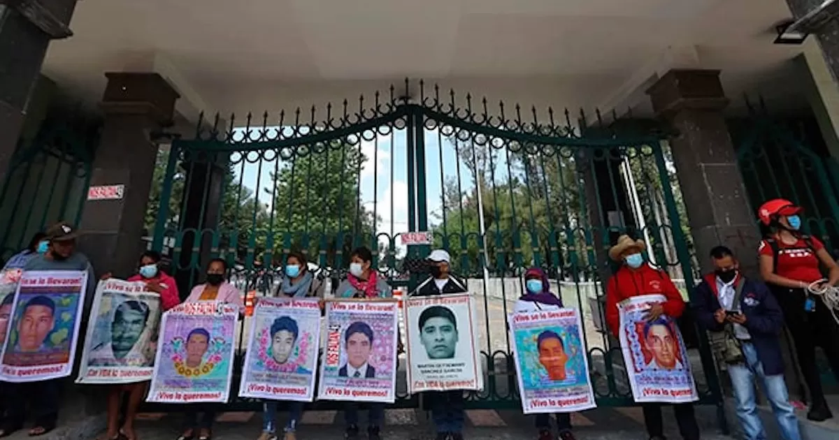 Detienen a ocho de 16 militares buscados por el caso Ayotzinapa