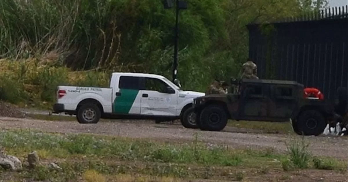 Migrante cae fulminado por posible golpe de calor en Eagle Pass; caminaba junto a su esposa