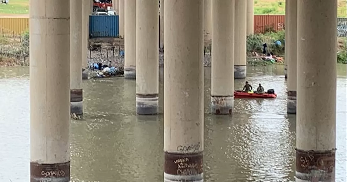 Las autoridades de migración y otras agencias brillan por su ausencia en el río Bravo