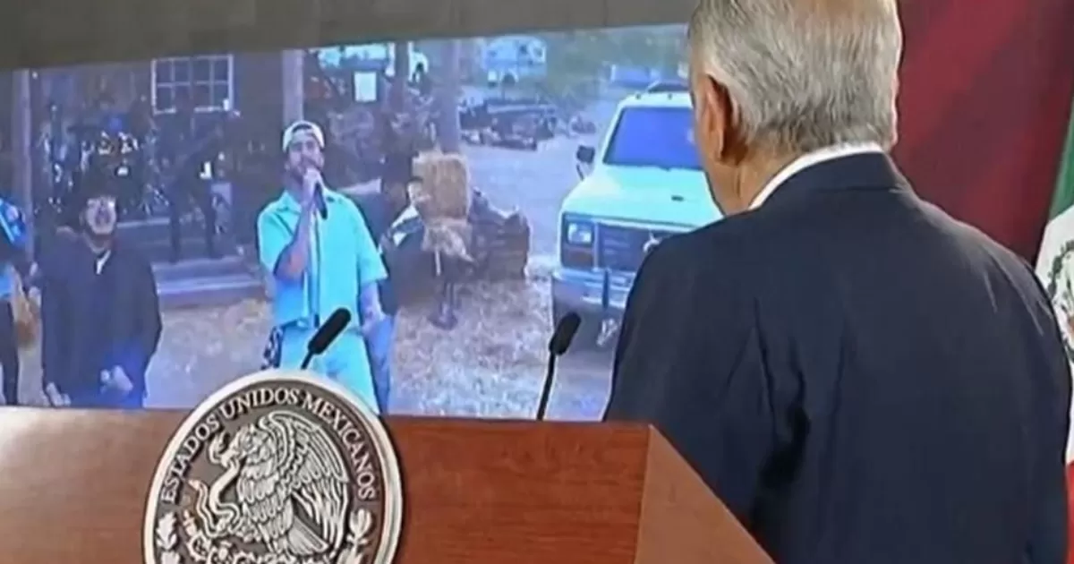 Tumban la mañanera en YouTube por derechos de autor; AMLO pidió canción de Bad Bunny y Grupo Frontera