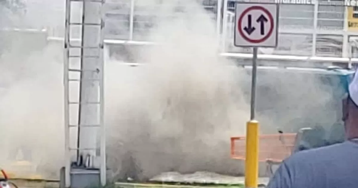 Elementos de Bomberos sofocaron el incendio.