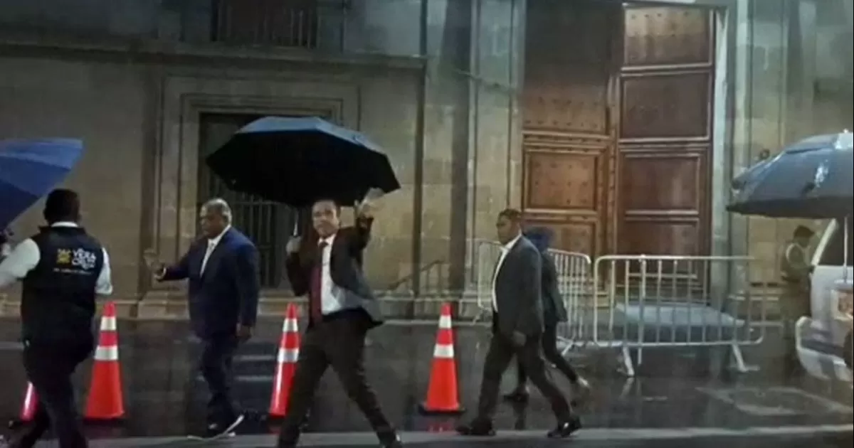 Gobernadores del sureste tratan tema migratorio con AMLO en Palacio Nacional