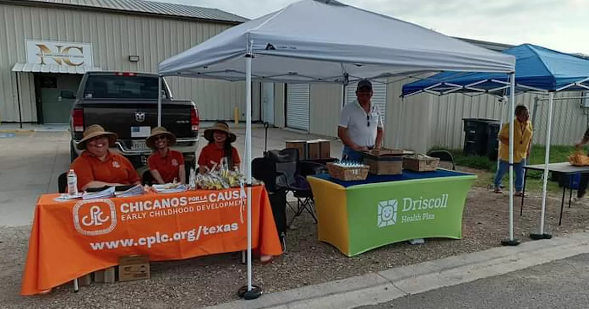 Niños de preescolar y primaria son los que principalmente estuvieron presentes junto a sus padres para recibirlos.