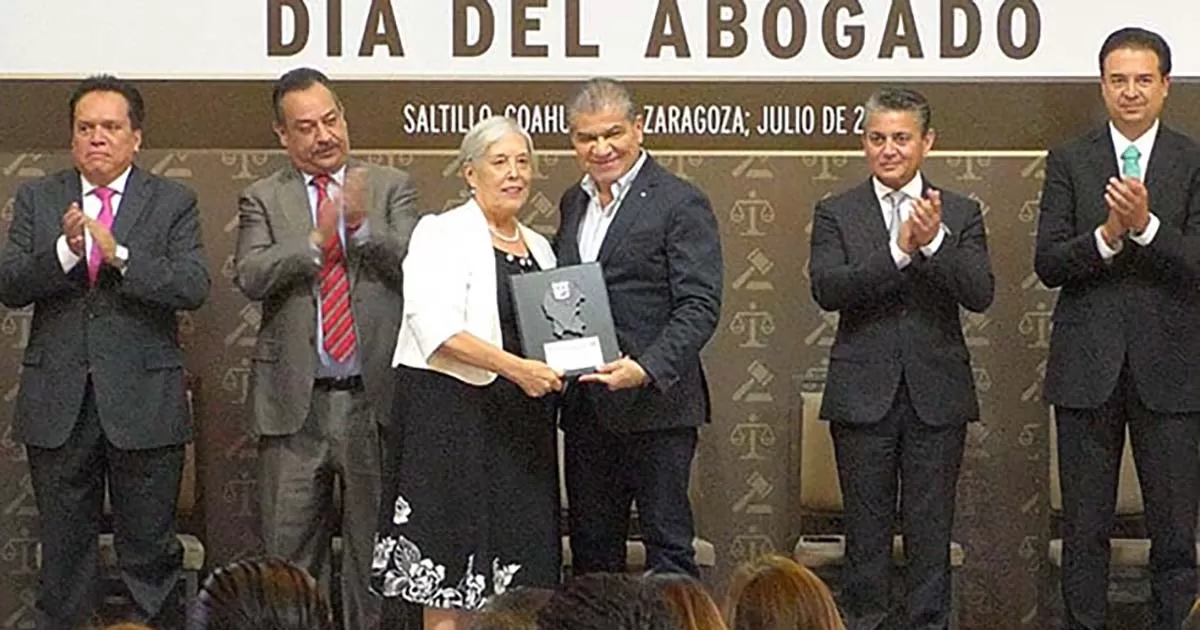 Agradeció el trabajo en unidad de las y los abogados, a quienes convocó a seguir trabajando por Coahuila en el Sistema de Justicia