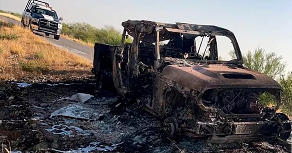 Hallan tres cuerpos calcinados dentro de auto todo terreno en Los Ramones, NL