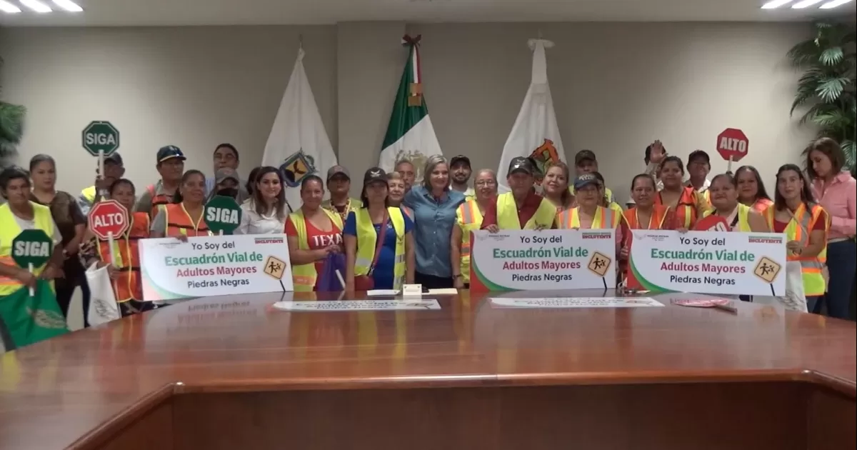 Se trata de una cantidad de dos mil 260 pesos los que se les entregó, lo equivalente a tres semanas de labores.