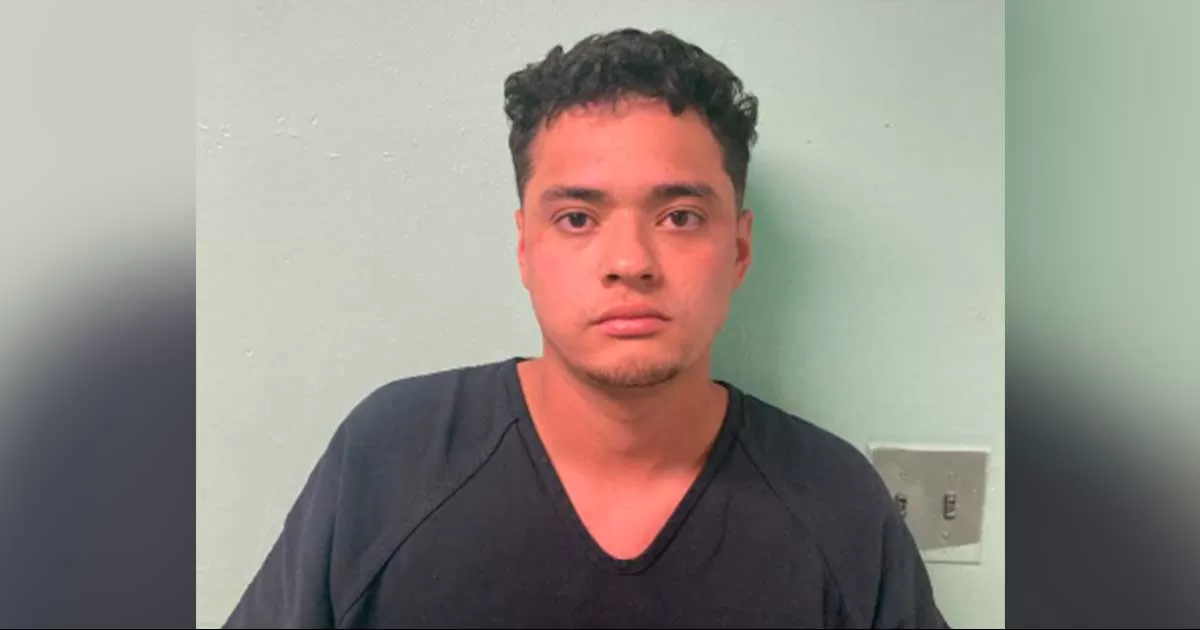 Pollero quiso huir; lo detienen junto a migrante en Eagle Pass