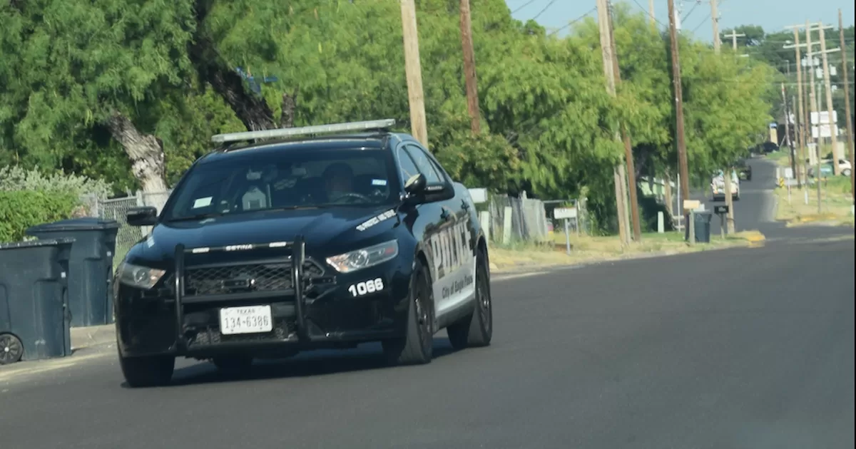 Par de jóvenes presos por traficar migrantes en Eagle Pass