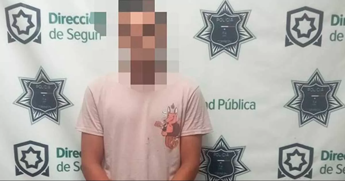 Descubren a sujeto con niña de 13 años en Torreón, lo detiene la Policía