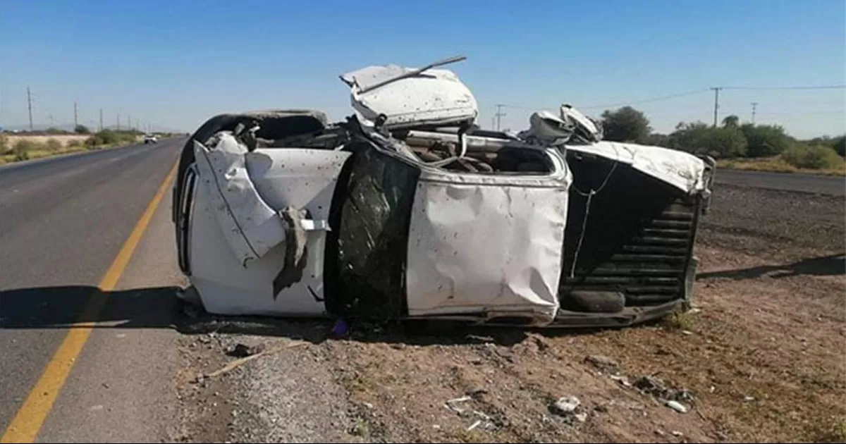 Vuelca hombre su camioneta en la Comarca Lagunera