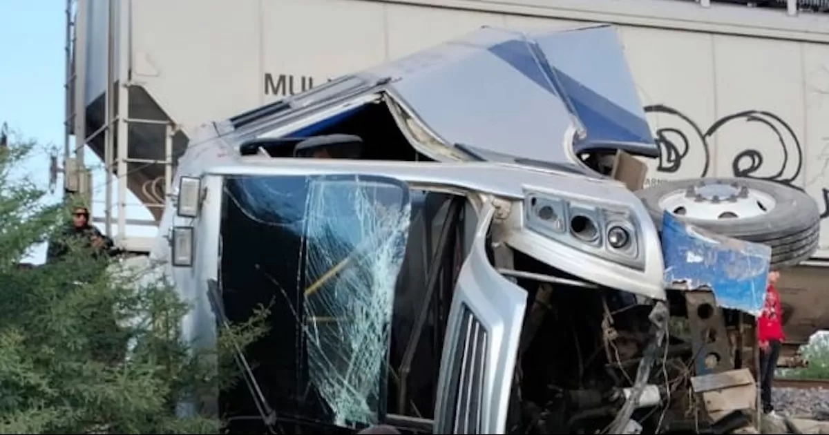 Protección Civil estatal añadió que se encuentra realizando labores en este cruce de la carretera estatal 510 con la vía 500