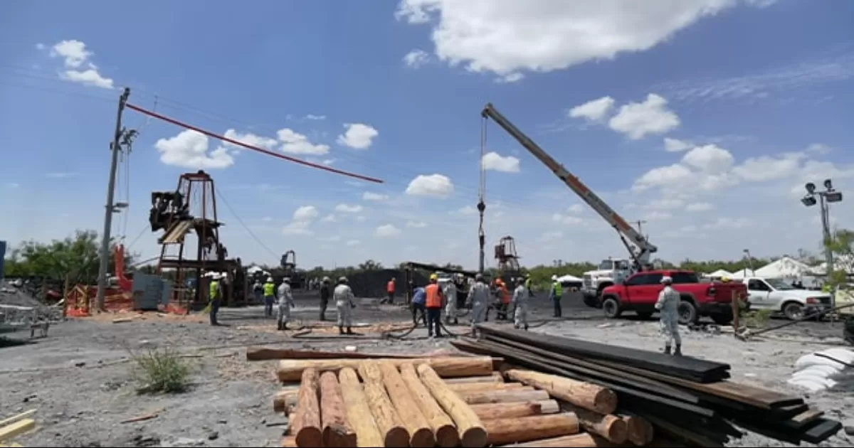 Politiza Gobierno federal rescate de los mineros; familias exigen indemnización