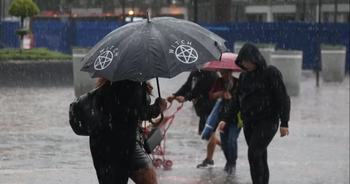 Onda tropical 18 provocará lluvias intensas en 4 estados y fuertes en el Valle de México