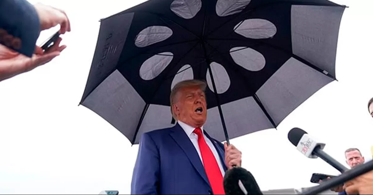 Trump parecía un ‘cachorro asustado’ de camino a la Corte, se burla Nancy Pelosi