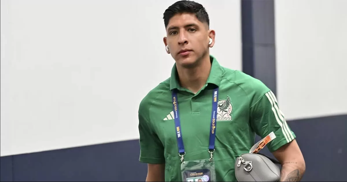 Edson Álvarez viaja a Inglaterra para cerrar su contratación con West Ham United