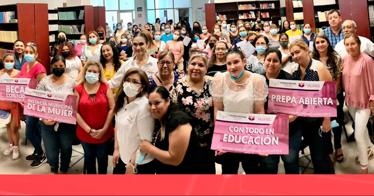 Becas para bachillerato representan casi cinco mil pesos, mientras que, para carrera en línea, son casi tres mil cada semestre.