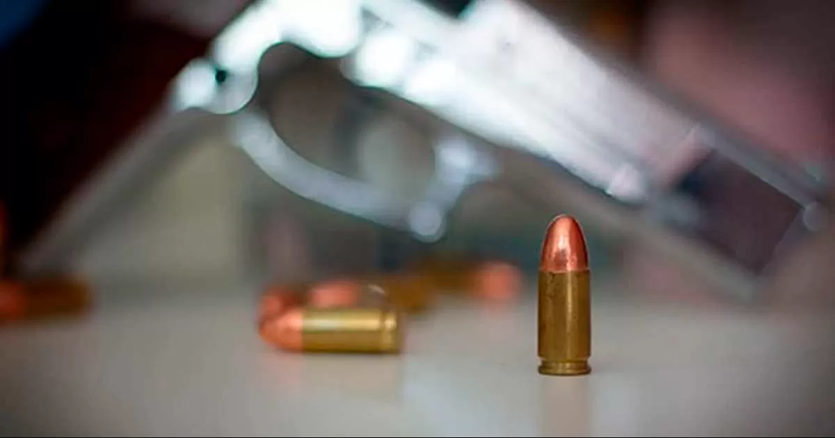 Una familia con un bebé se trasladaba un un taxi de aplicación cuando fueron agredidos por sujetos armados en Culiacán.