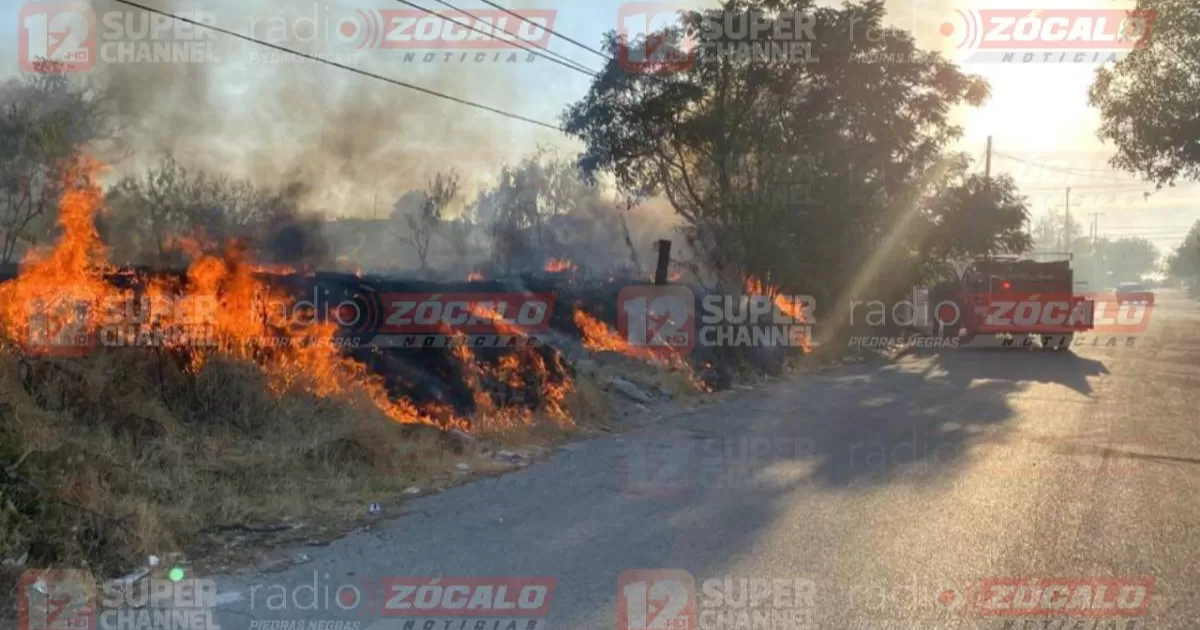 Controlan incendio en predio abandonado