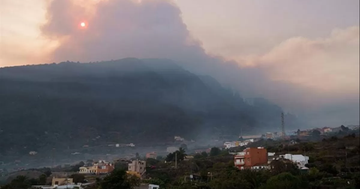 El fuerte incendio de Tenerife empieza a ‘normalizarse’ tras arrasar casi 3 mil 800 hectáreas