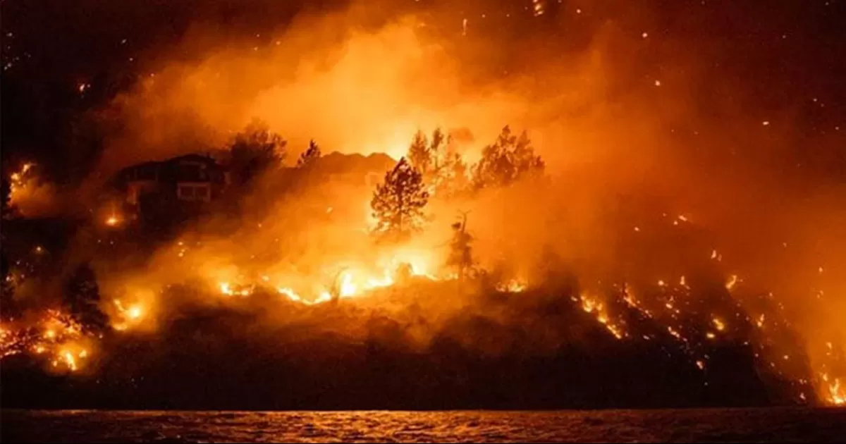 Nuevos incendios en Canadá obligan a ampliar evacuaciones de miles de personas