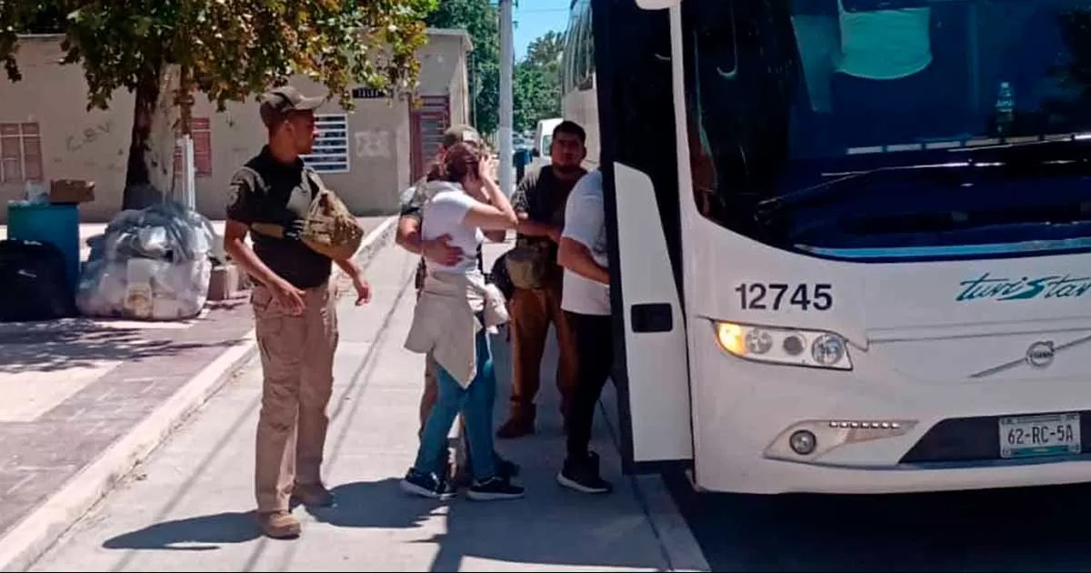 Trasladan a Monterrey a 130 migrantes