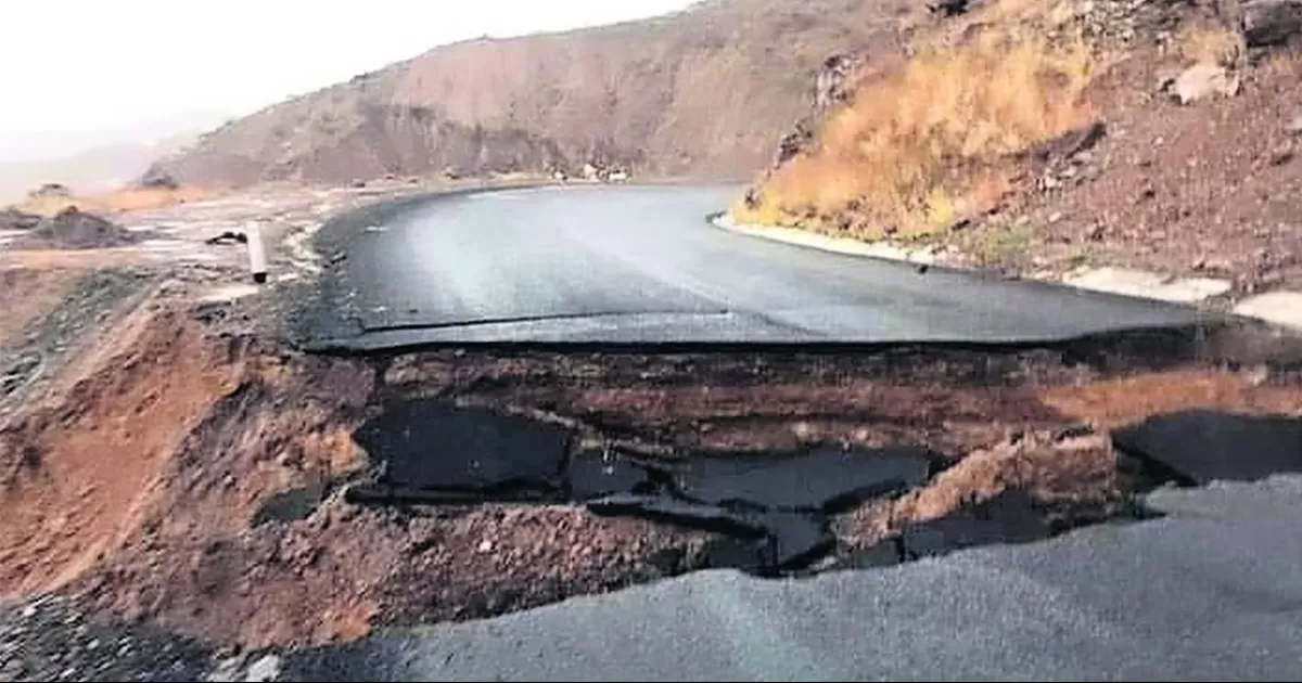 Suman dos víctimas por huracán