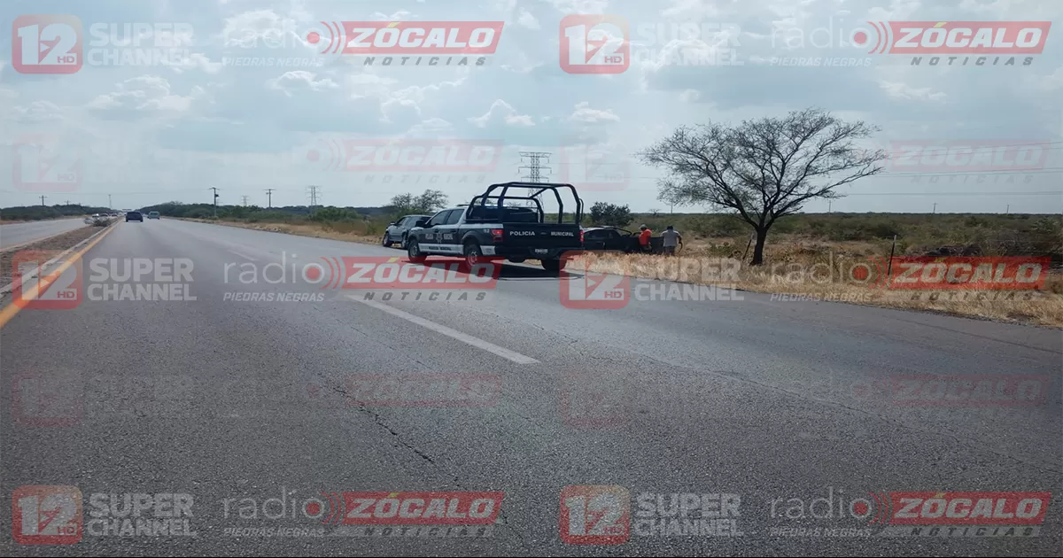 Pierde el control y choca contra árbol en la carretera 57