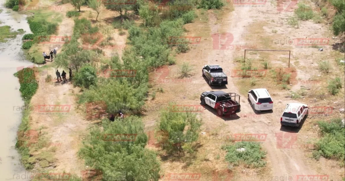 El hallazgo fue realizado por un pescador, quien notó los restos de la menor atorados entre las ramas alrededor de una isla del río y reportó a las autoridades.