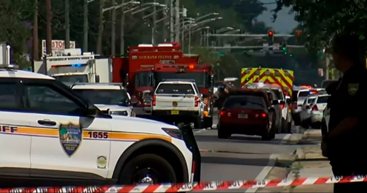 Tiroteo en una tienda de víveres en Jacksonville, Florida, deja varios muertos