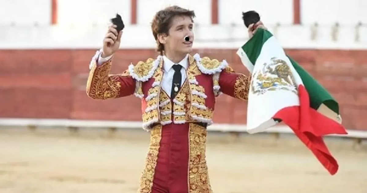 Arturo Gilio triunfa en su debut como matador en España, corta tres orejas y sale en hombros