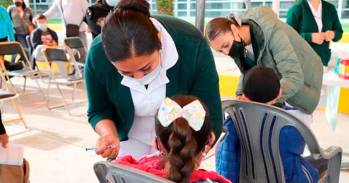 Aplican dosis de vacunas anticovid Pfizer vencidas a menores en Coahuila