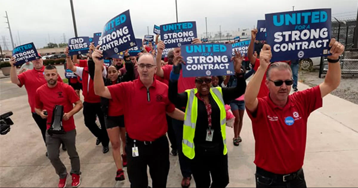 Acecha a la Sureste impacto ante potencial huelga automotriz en EU