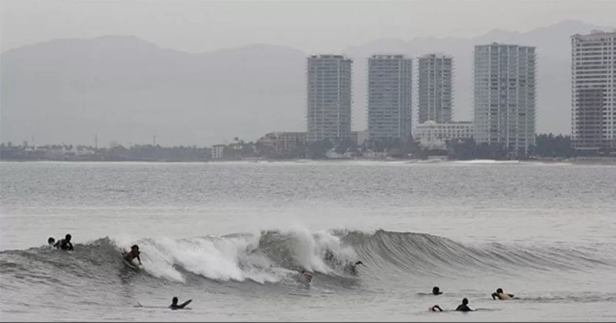 Se encontraba a 825 kilómetros al suroeste de Playa Perula, Jalisco, en el último aviso del SMN