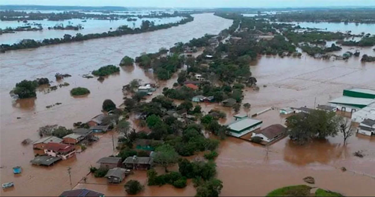Aumentan a 40 las víctimas mortales de las inundaciones por un ciclón al sur de Brasil