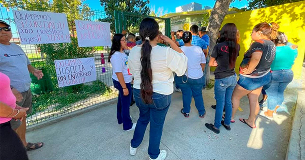 Protestan madres de familia en kínder de PN; exigen más seguridad ante presunto caso de abuso