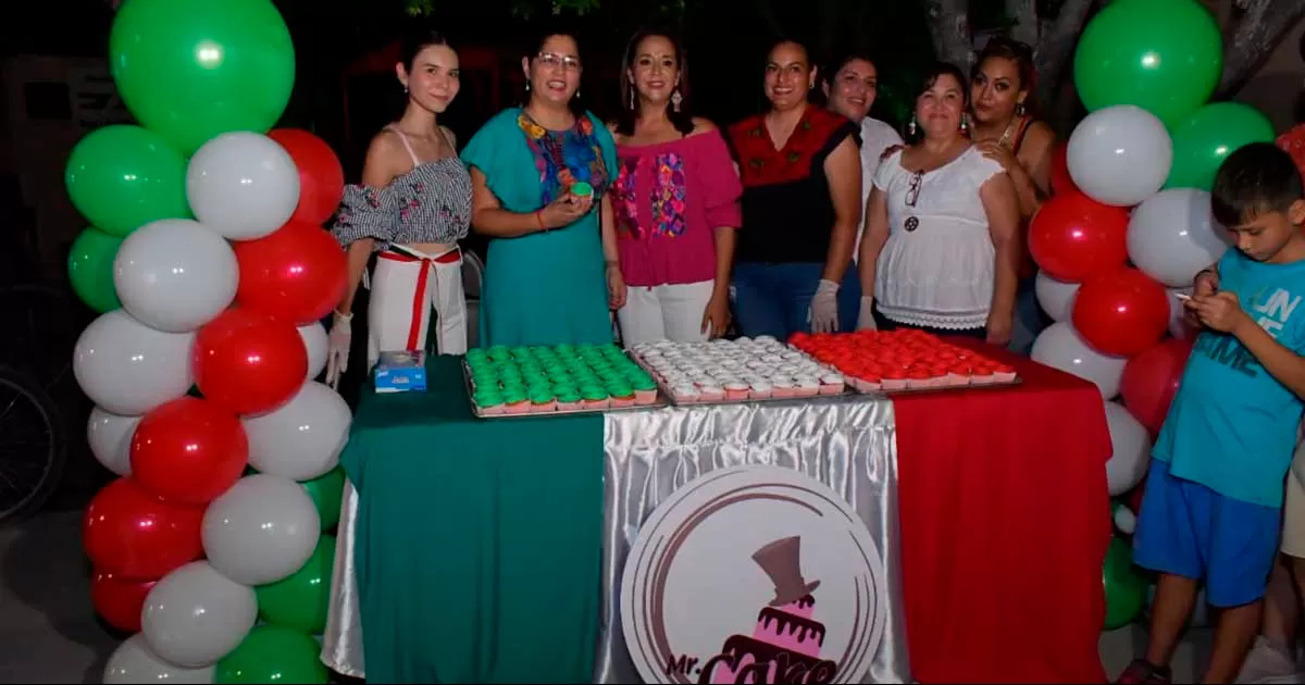 Ciudadanos disfrutaron de la gastronomía de este país, como parte de las actividades programadas para conmemorar el 213 aniversario de la Independencia de México.