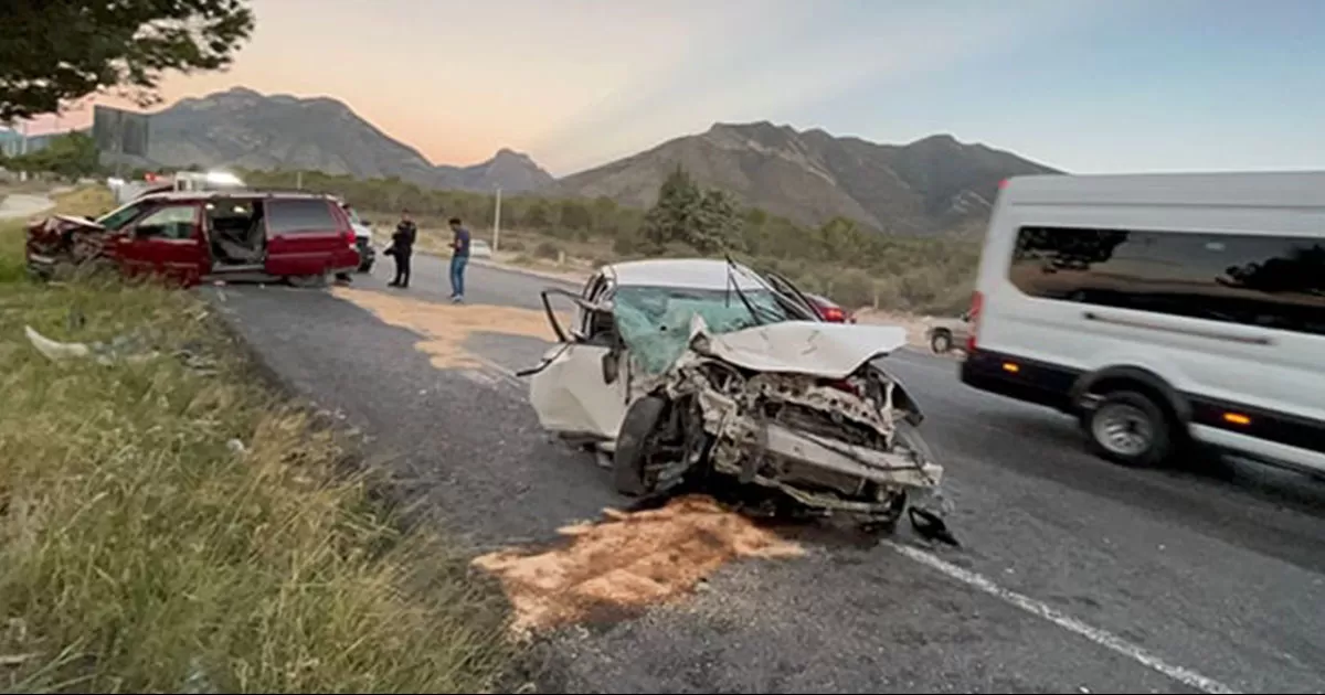 Los hechos sucedieron cuando el conductor rebasó a los demás automovilistas a exceso de velocidad