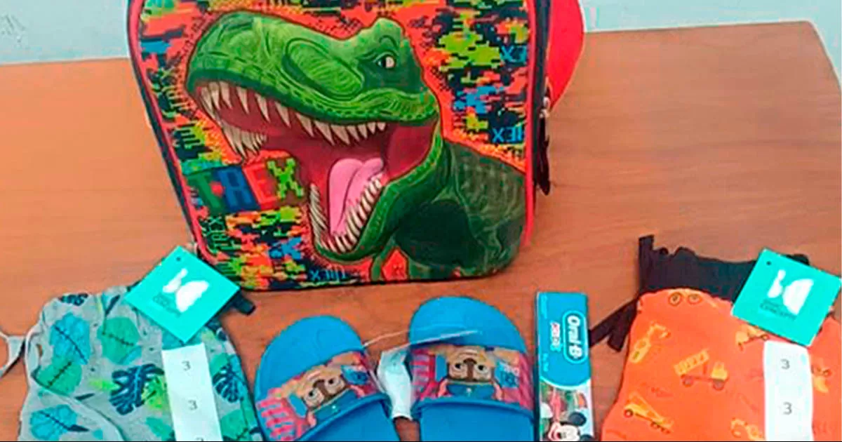 Mujer roba ropa para su hijo en Torreón, la descubren y la detienen