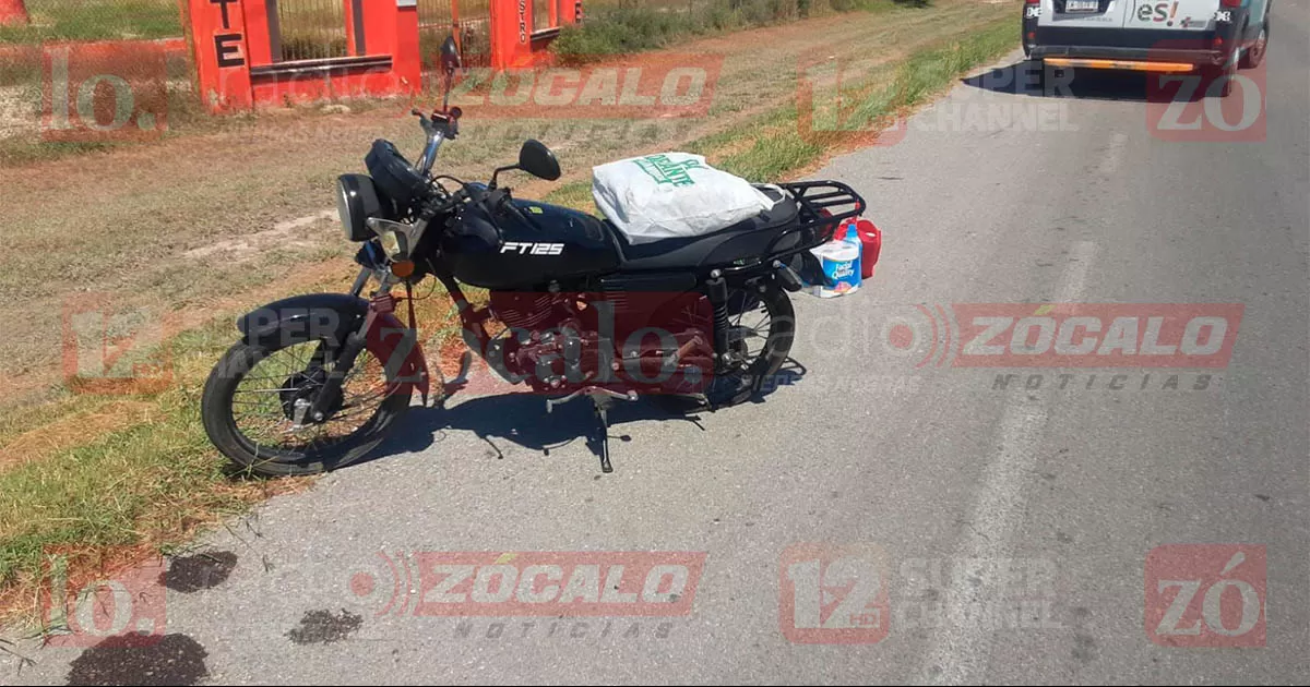 Derrapa pareja en motocicleta en la carretera tramo Morelos - Nava