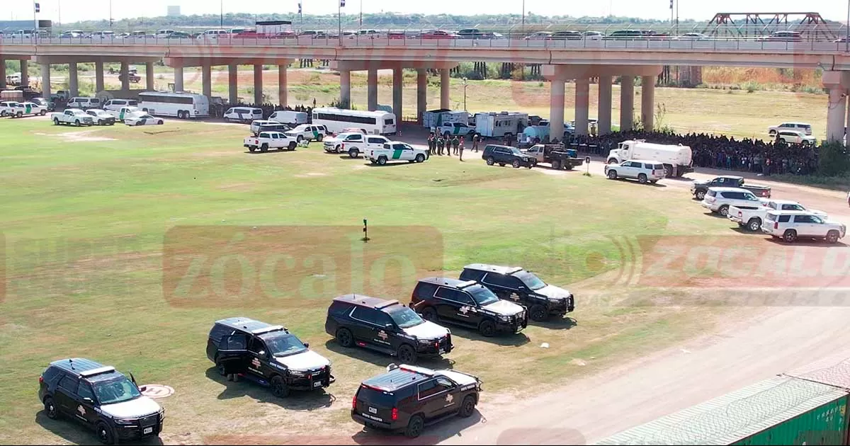 Autoridades de EP contienen caravana de más de 2000 migrantes debajo del Puente 2