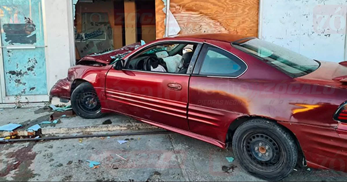 Evade señal de alto y provoca accidente en Piedras Negras