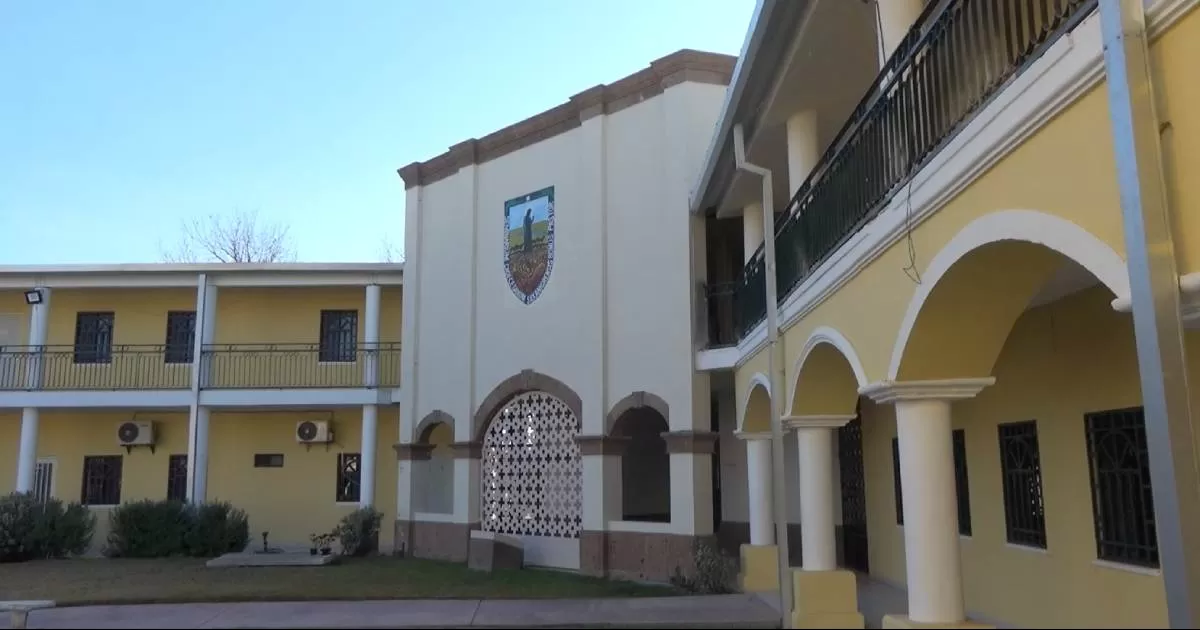 Realizan actividades como la venta de carne asada para ayudar a mantener la economía del Seminario.