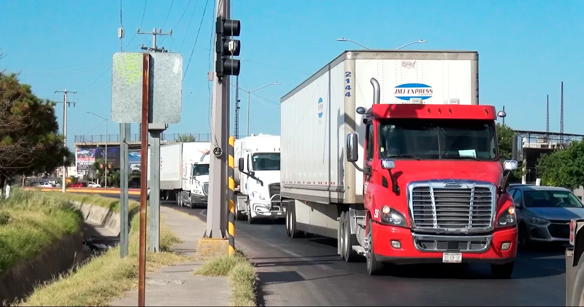 Anuncian eliminación de revisiones a transportes de carga.