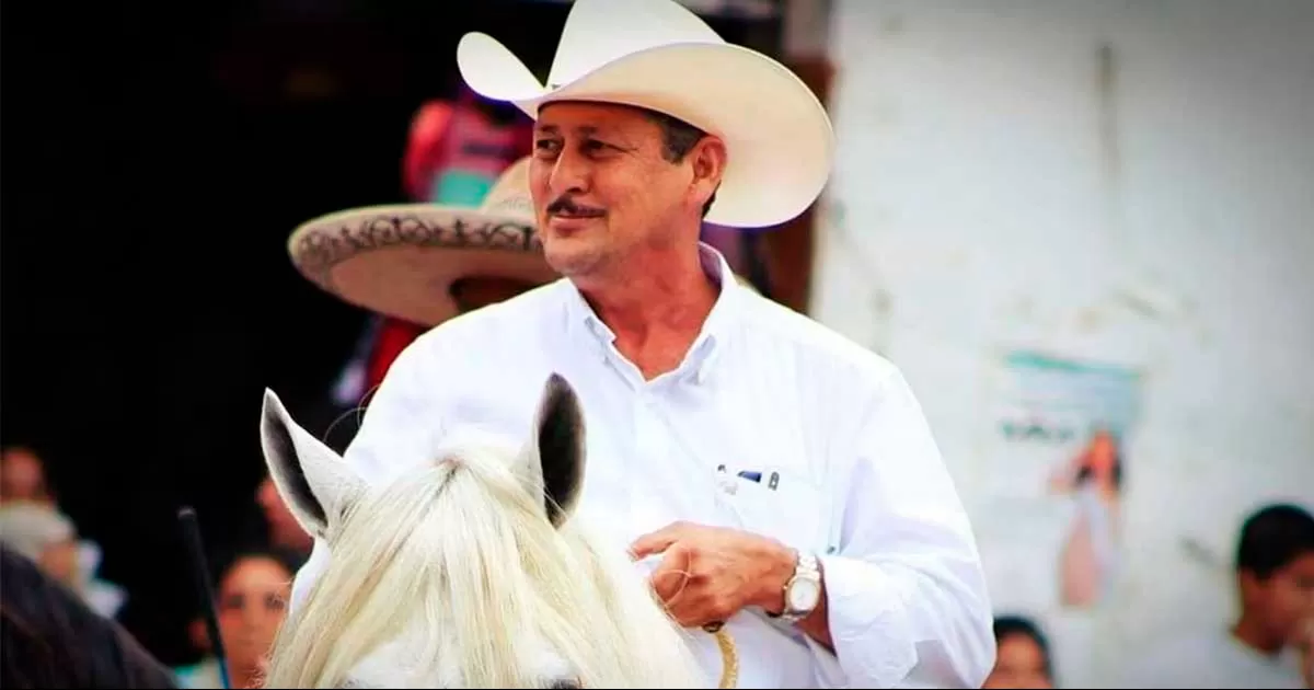 Frente al colegio de su hijo, asesinan a exalcalde de Gutiérrez Zamora, Veracruz