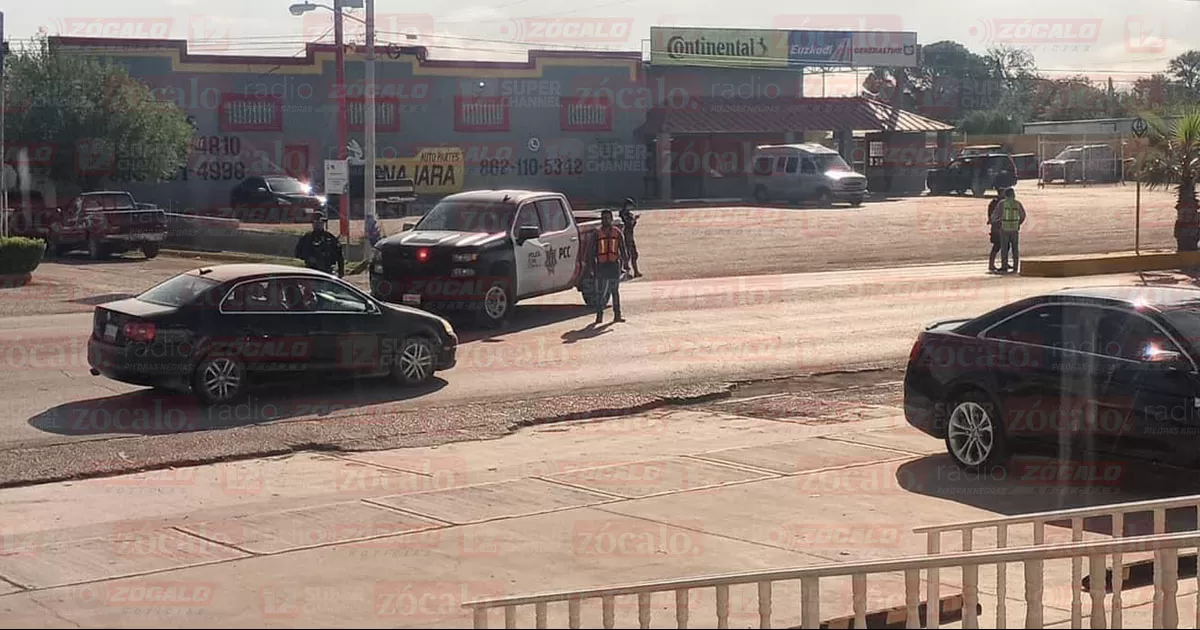 Se entregaron volantes a automovilistas detectados con autos “chocolate” y placas vencidas, además de realizar la revisión de documentos vehiculares y licencias de conducir.