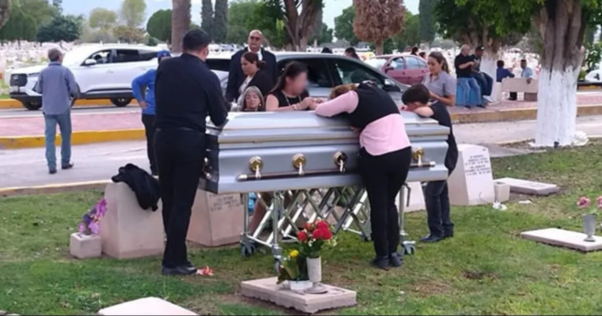 Lleva a sepultar a esposa en Torreón y descubre que revendieron lote; querían cobrarle otra vez