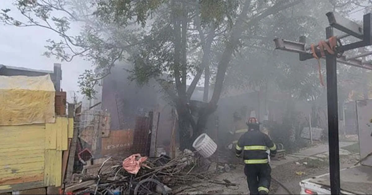 Incendia casa de su familia en Acuña