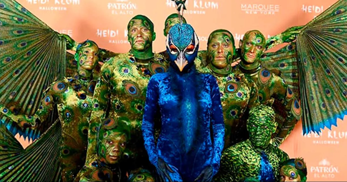 El disfraz de Heidi Klum en Halloween vuelve a convertirla en la reina de la fiesta: en 2023, pavo real