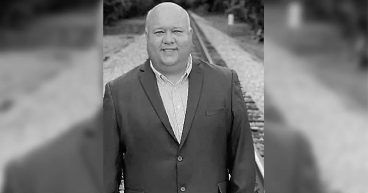 Alcalde republicano de Alabama se suicida tras ser descubierto como travesti